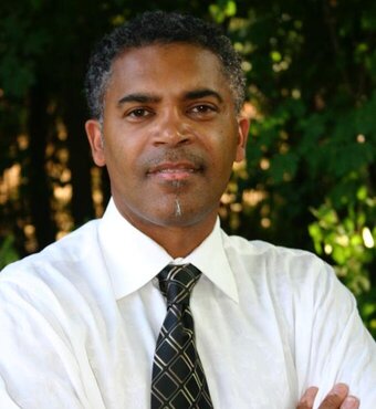 Antoni Shelton